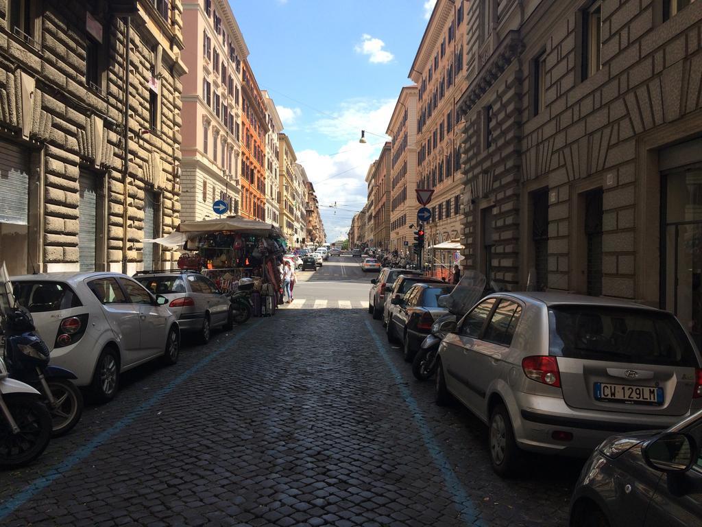 Casa Vacanza Colosseo Рим Екстериор снимка